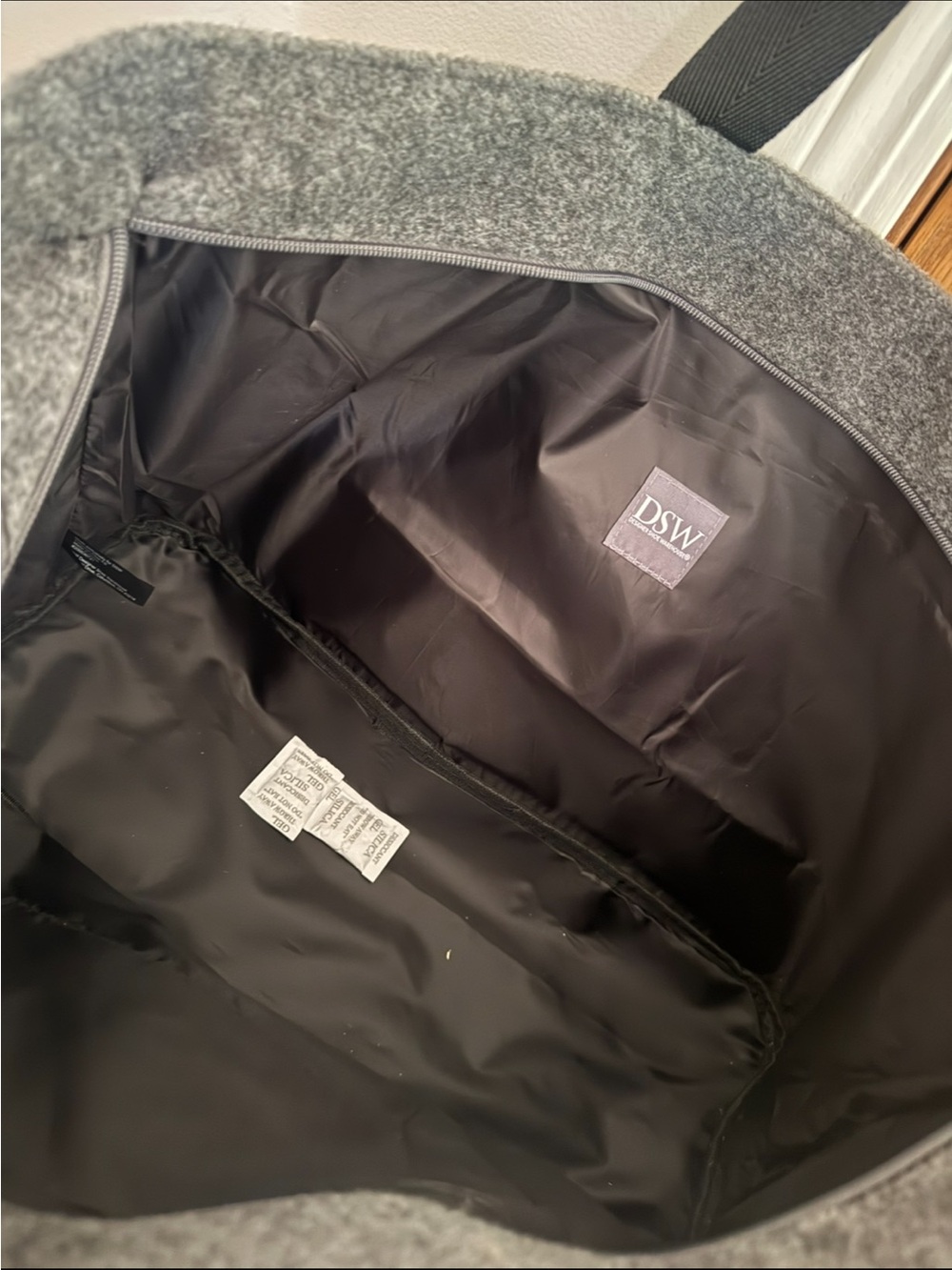 DSW Weekender Bag - Picture 4 of 4